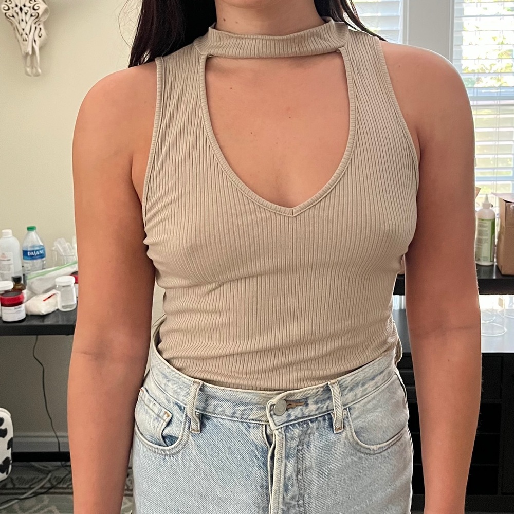 Kendall & Kylie Ribbed tan tank top choker neck size S